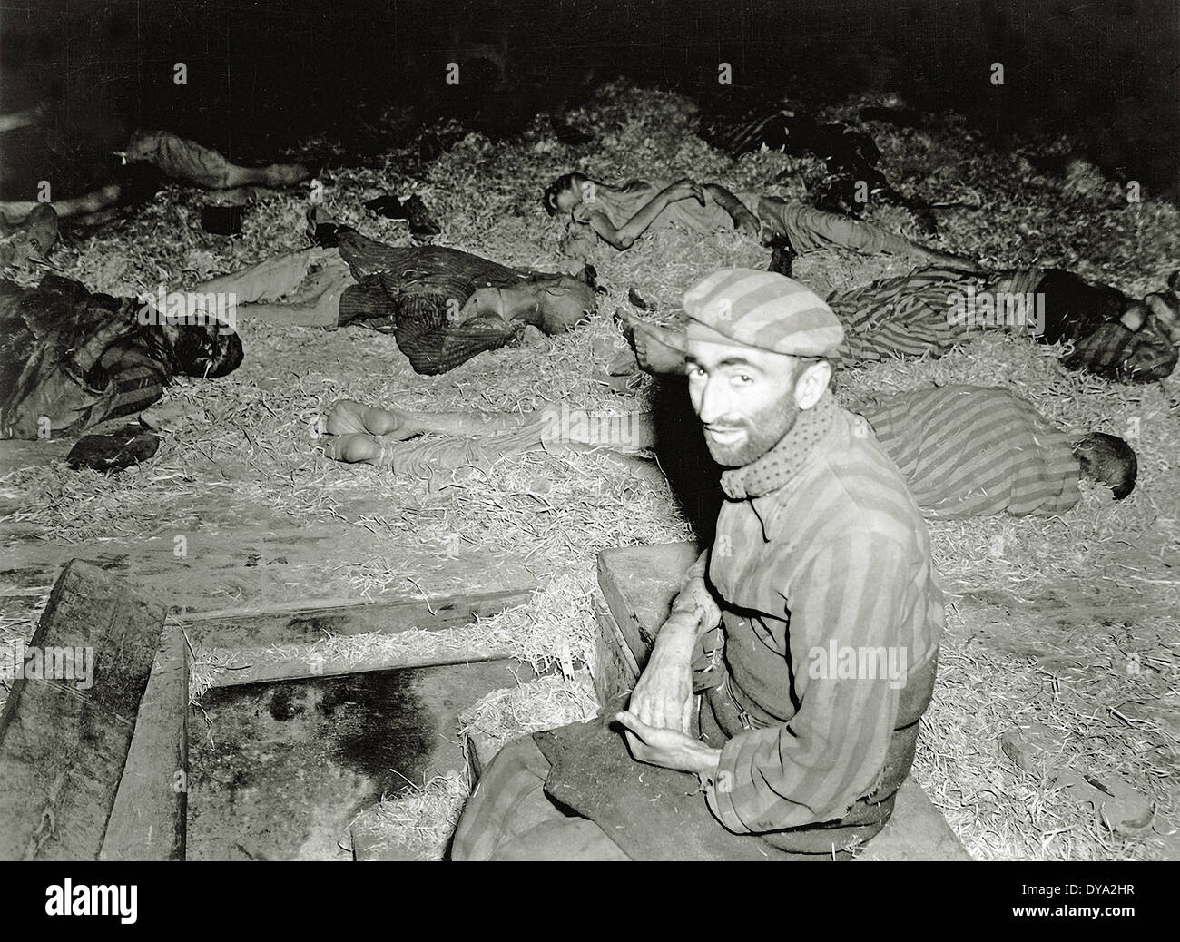 Historique De La Deuxieme Guerre Mondiale Seconde Guerre Mondiale Guerre Mondiale Seconde Guerre Mondiale L Allemagne Francais Morts Voraces Les Organes De Cadavres Sous Camp Camp De Concentration Photo Stock Alamy