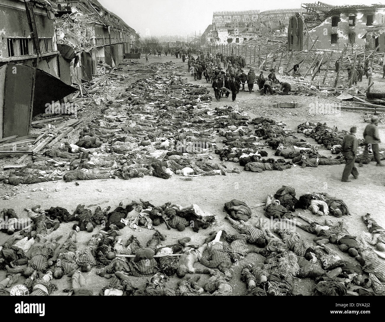 Historique de la DEUXIÈME GUERRE MONDIALE seconde guerre mondiale guerre seconde guerre mondiale, des soldats américains nous Allemagne lignes militaires organes de cadavres de personnes mortes, Nazi Banque D'Images