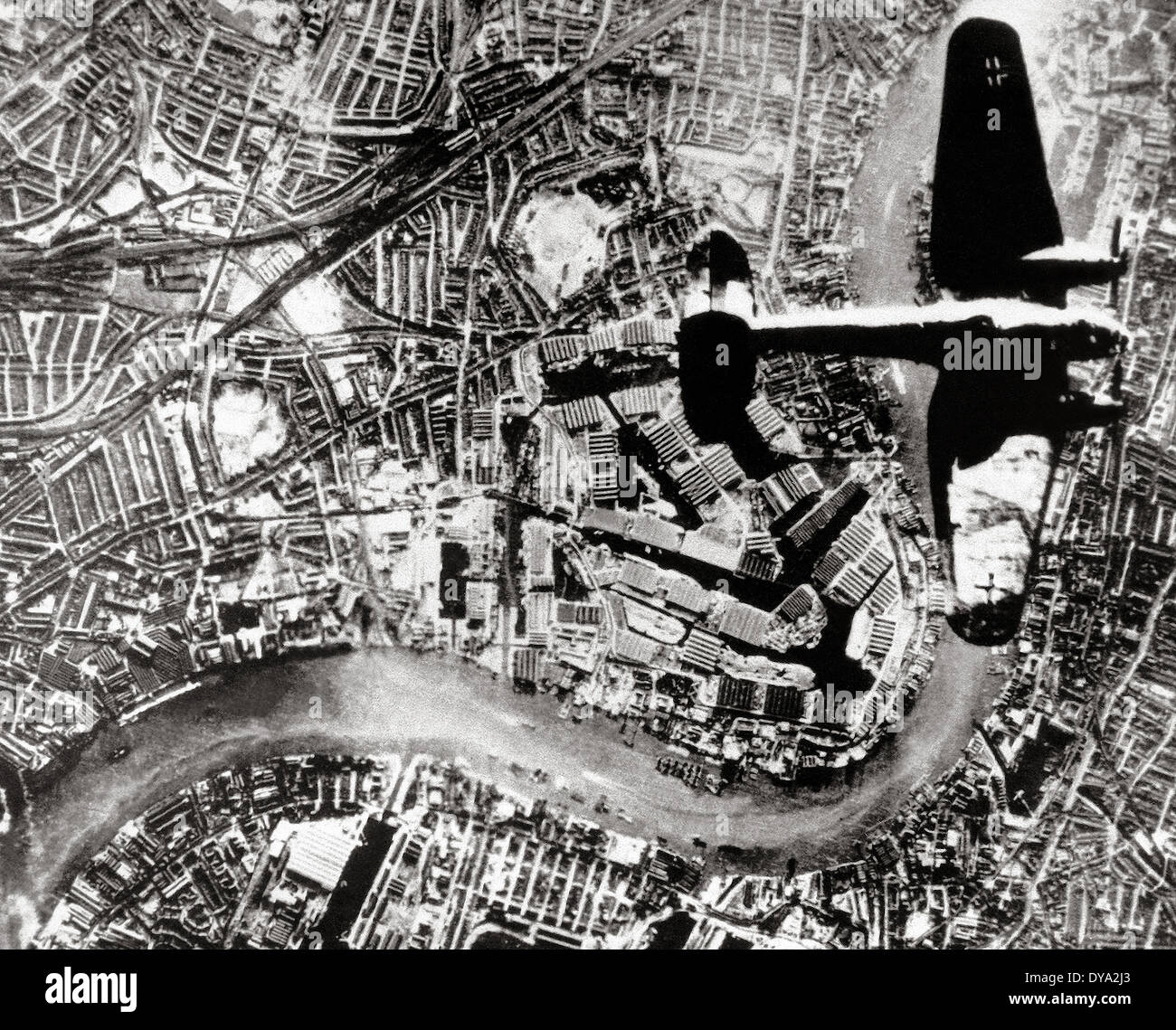 Historique de la Deuxième Guerre mondiale Seconde Guerre mondiale Guerre mondiale Seconde Guerre mondiale l'Angleterre bombardier allemand Heinkel He 111 fly London Septembre 1940 Thames bomba Banque D'Images