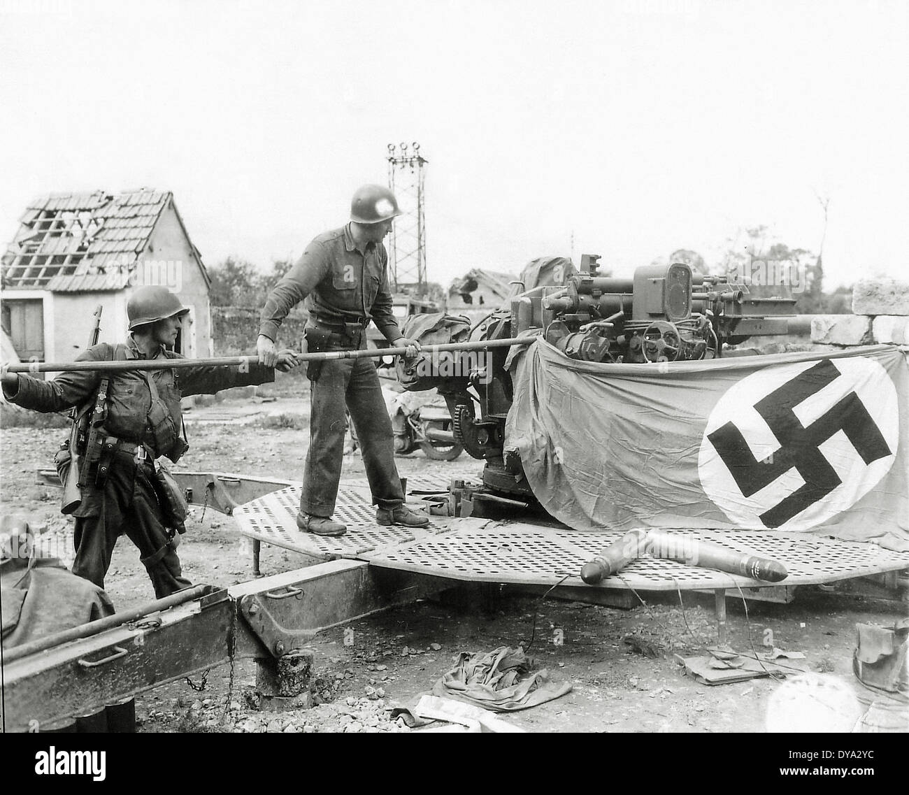 Historique de la Deuxième Guerre mondiale Seconde Guerre mondiale Guerre mondiale Seconde Guerre mondiale l'opération Overlord Overlord Nazi Invasion emblèmes nationaux-socialistes flag vict Banque D'Images