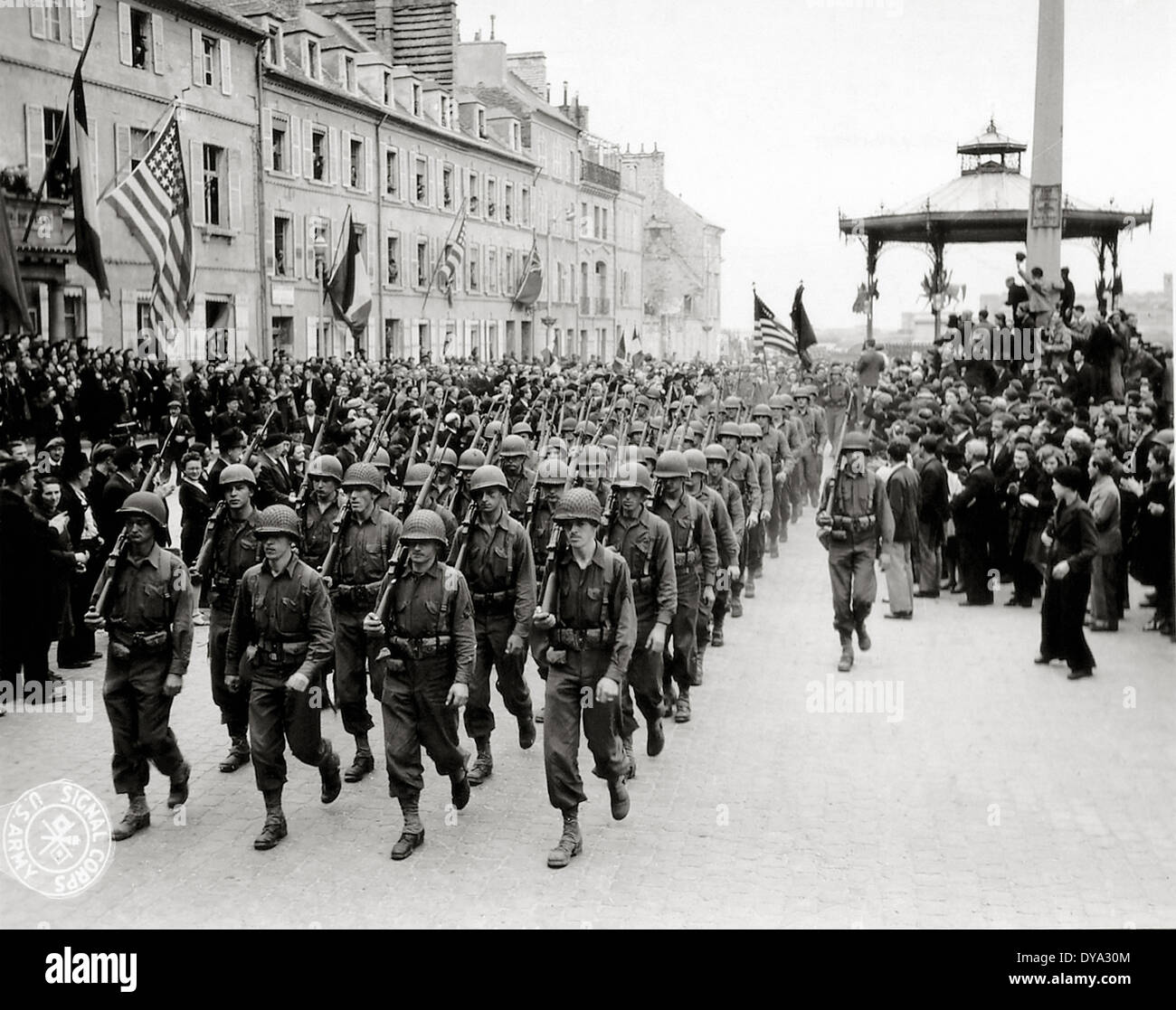 Historique de la Deuxième Guerre mondiale Seconde Guerre mondiale Guerre mondiale Seconde Guerre mondiale l'opération Overlord Overlord parade invasion US triomphalement les soldats américains, Banque D'Images