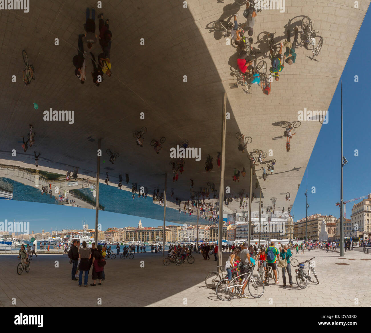 Miroir, plafond, Quai des Belges, ville, village, l'été, les gens,  Marseille, Bouches du Rhône, France, Europe Photo Stock - Alamy