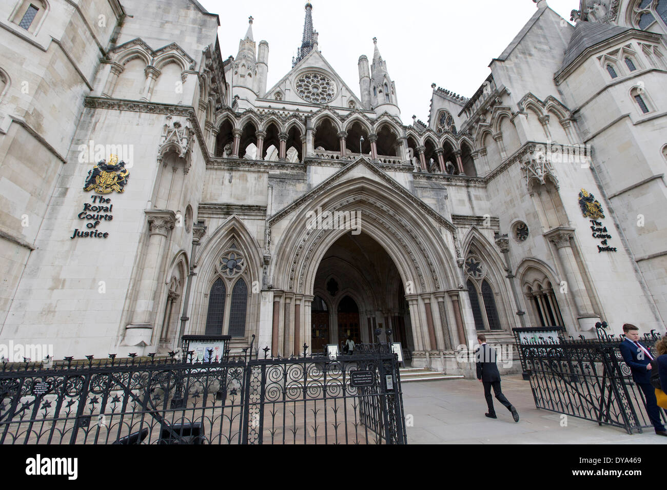 La Royal Courts of Justice, communément appelé le palais de justice, Londres, Royaume-Uni. Banque D'Images