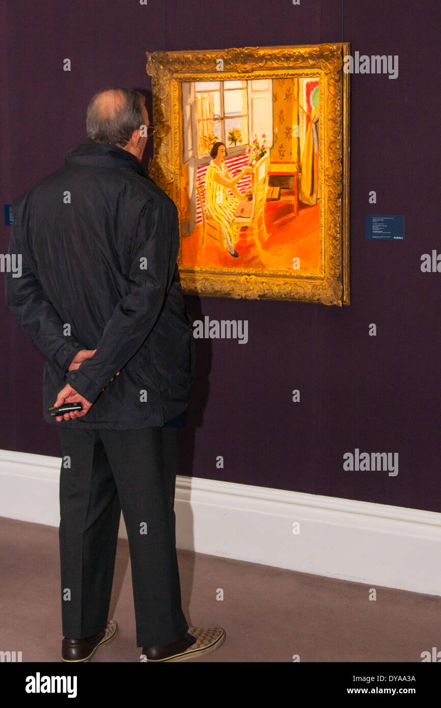 Londres, le 11 avril 2014. Un homme admire Henri Matisse's La seance du matin, ce qui est prévu pour aller chercher entre 20 à 30 millions de dollars aux enchères à New York ast Sotheby's Impressionist and Modern Art Evening sale le 7 mai 2014. Crédit : Paul Davey/Alamy Live News Banque D'Images