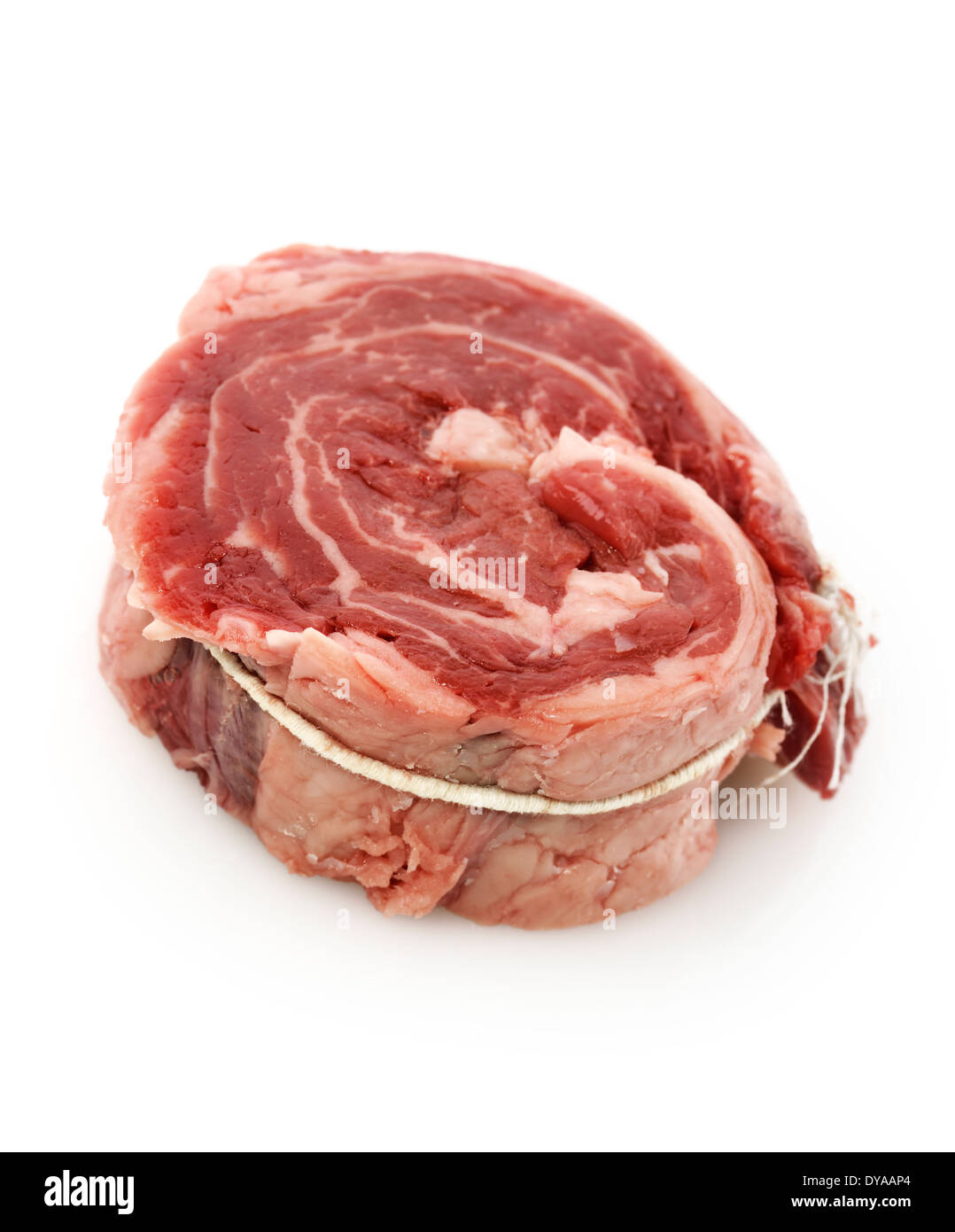 Morceau de viande Steak rouge sur fond blanc Banque D'Images