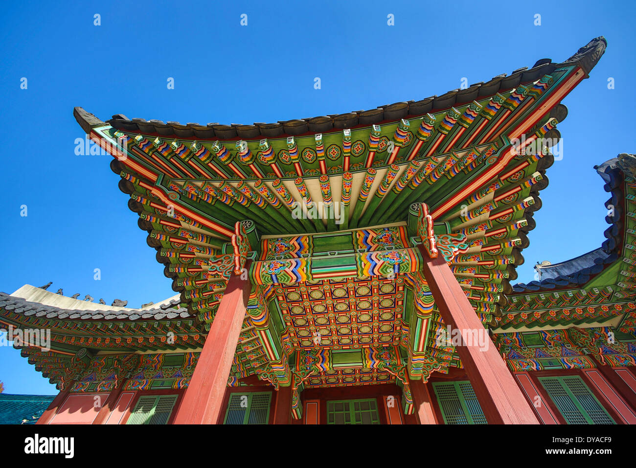 Patrimoine mondial, Gyeongbokgung, Corée, Asie, Séoul, architecture, plafond, colorées, l'histoire, le palais, touristique, les voyages, l'UNESCO Banque D'Images