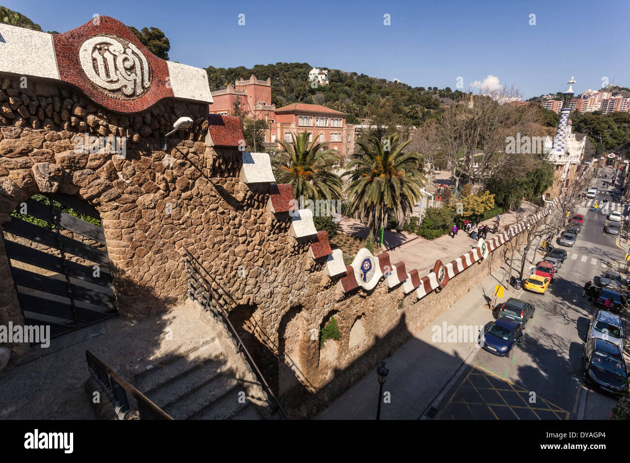 Parc Güell mur extérieur, Barcelone, Espagne. Banque D'Images