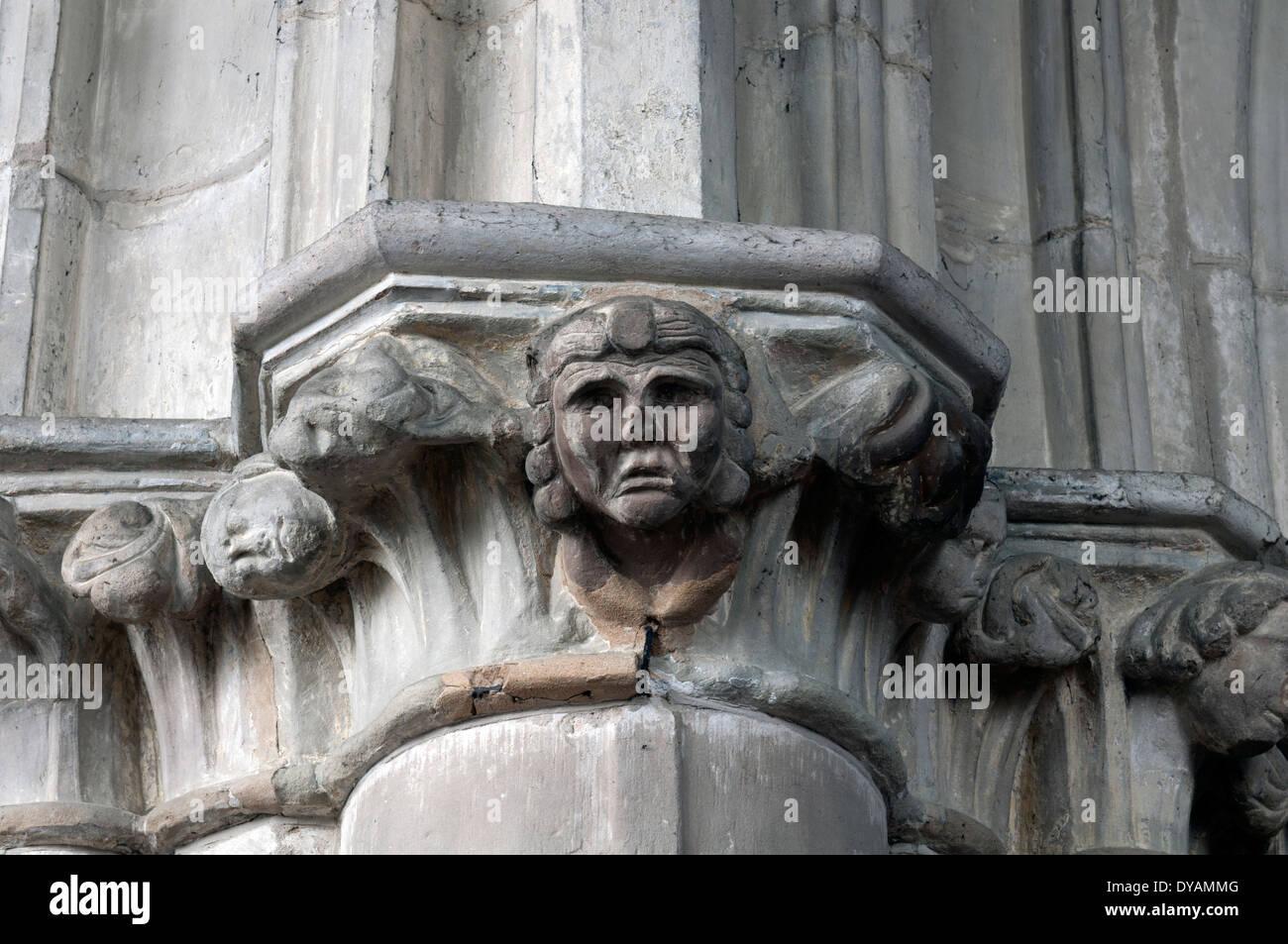 Chapiteaux en Eglise de Saint-André, Droitwich Spa, Worcestershire, Angleterre, RU Banque D'Images