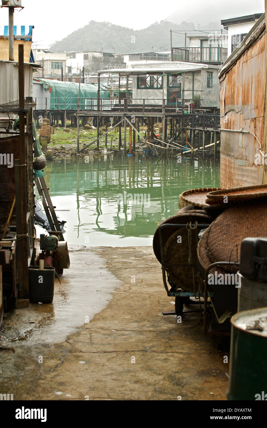 Maisons sur pilotis à Tai O, village de pêcheurs chinois historique, l'île de Lantau, à Hong Kong. Banque D'Images