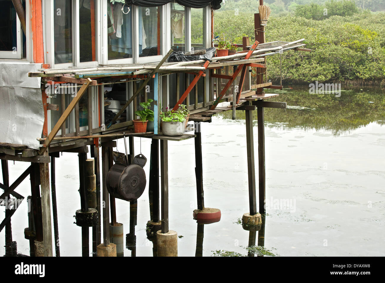 Maison Sur pilotis dans 'Tai O', Chinois historique village de pêcheurs, l'île de Lantau, à Hong Kong. Banque D'Images