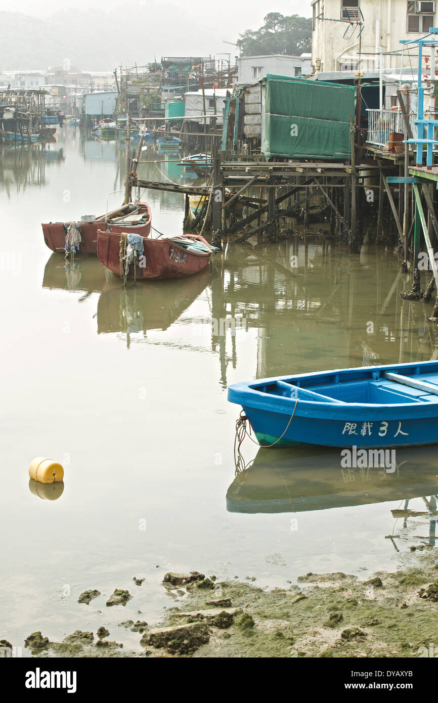Maisons sur pilotis dans 'Tai O' Chinois traditionnel village de pêcheurs, l'île de Lantau, à Hong Kong. Banque D'Images