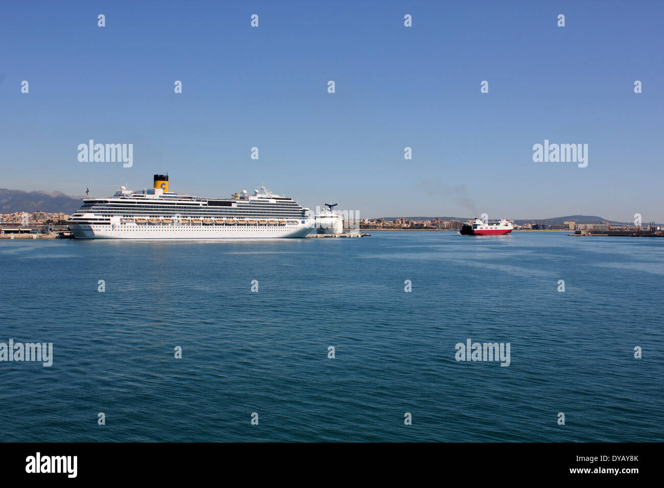 Eurolineas Maritimas SA cargo Ro-Ro (roll on roll off ) "ferry Visemar One" en partant depuis port "Costa Pacifica". Banque D'Images