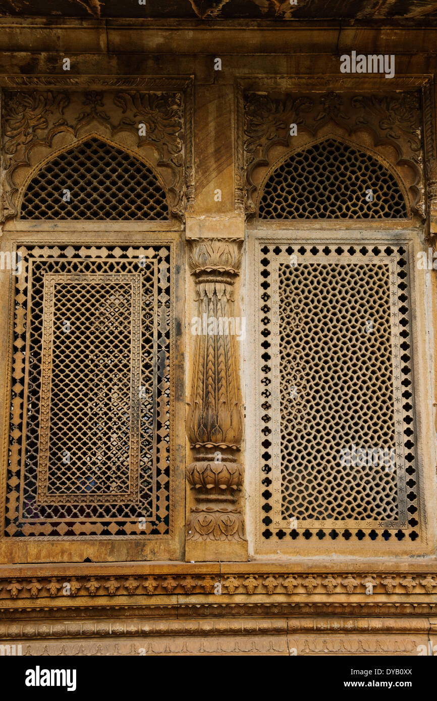 Tombeau de Ghaus Mohammed,écrans Jali complexe en pierre,et,Treillis Tansen célèbre chanteuse,,Gwalior Madhya Pradesh, Inde centrale Banque D'Images