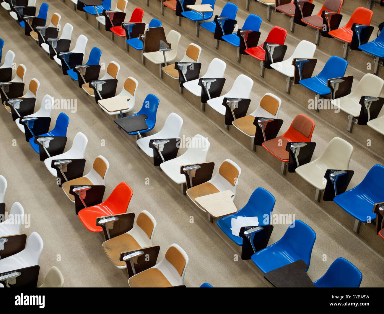 Des sièges vides dans une salle de conférences dans le Gunning / Lemieux centre de chimie à l'Université de l'Alberta à Edmonton, Canada. Banque D'Images
