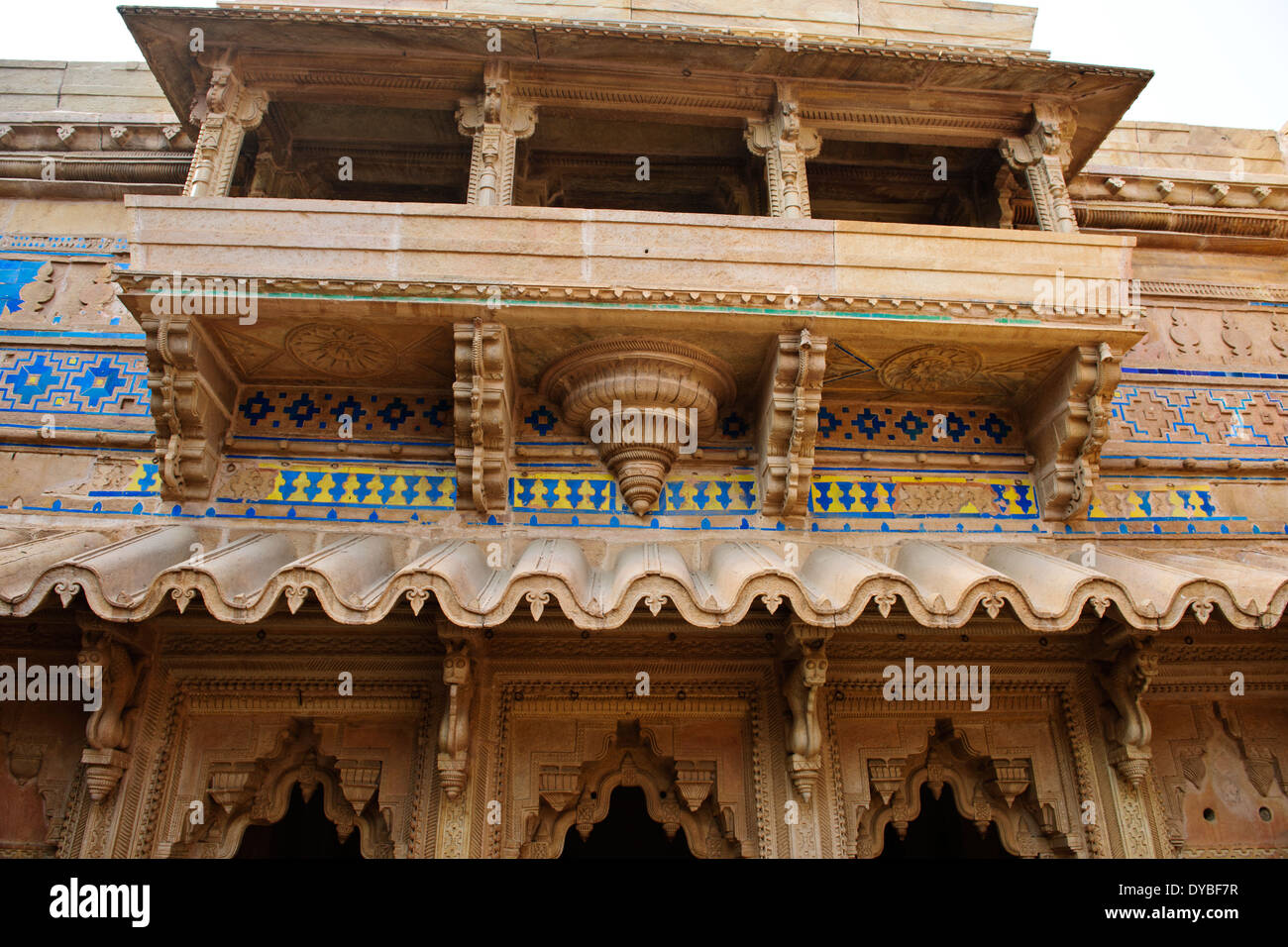 Fort Man Mandir Palace,1486,extérieur,cour intérieure, la pierre des piliers sculptés en treillis,Gwalior Madhya Pradesh, Inde centrale Banque D'Images