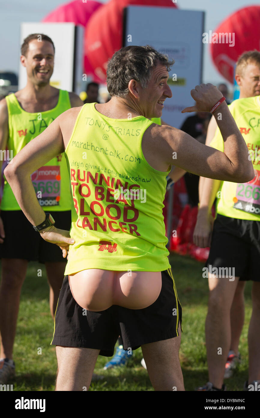 Londres, Royaume-Uni. 13Th apr 2014. Acteur Tony Audenshaw. Les célébrités posent à un photocall au début vert avant la Vierge Marathon de Londres 2014. Pour 2014, plus de 36 000 participants prendront part au marathon, avec la plupart d'entre eux recueille des fonds pour la charité. Crédit photo : : Nick Savage/Alamy Live News Banque D'Images