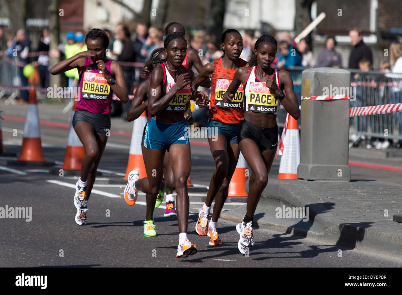 Londres, Royaume-Uni. 13 avr, 2014. 13 avril 2014. Virgin Money Marathon de Londres 2014, l'Autoroute, Londres, Royaume-Uni. Crédit : Simon Balson/Alamy Live News Banque D'Images