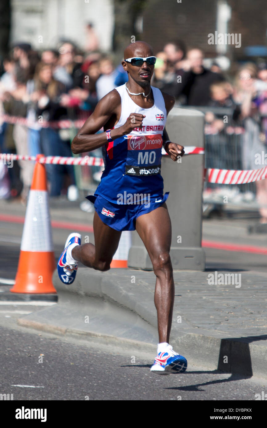 Londres, Royaume-Uni. 13 avr, 2014. Mo Farah le 13 avril 2014. Virgin Money Marathon de Londres 2014, l'Autoroute, Londres, Royaume-Uni. Crédit : Simon Balson/Alamy Live News Banque D'Images