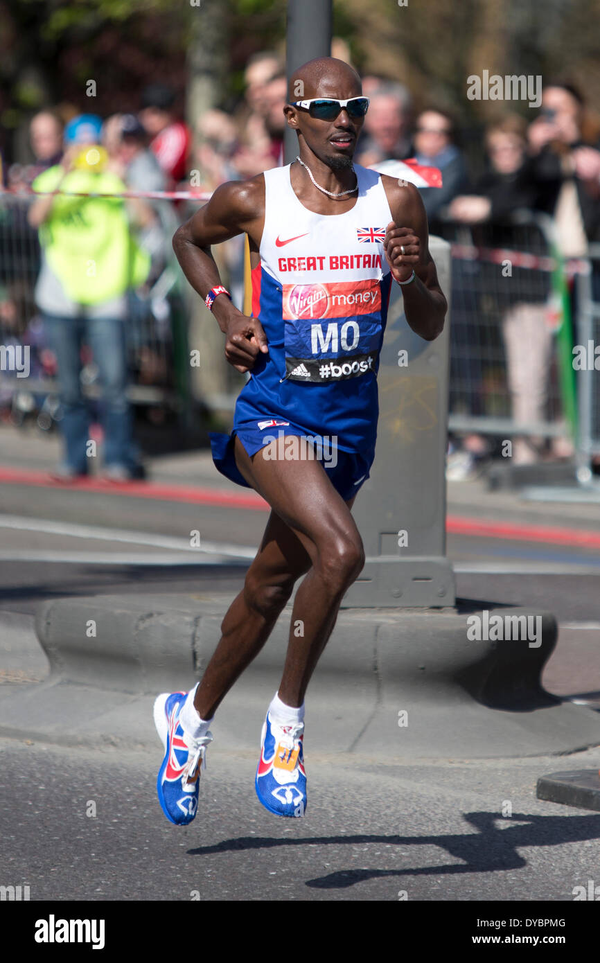 Londres, Royaume-Uni. 13 avr, 2014. Mo Farah le 13 avril 2014. Virgin Money Marathon de Londres 2014, l'Autoroute, Londres, Royaume-Uni. Crédit : Simon Balson/Alamy Live News Banque D'Images