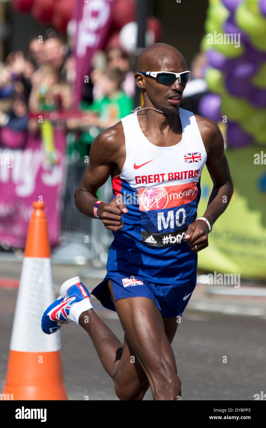 Londres, Royaume-Uni. 13 avr, 2014. Mo Farah le 13 avril 2014. Mo Farah (GBR) Virgin Money Marathon de Londres 2014, l'Autoroute, Londres, Royaume-Uni. Crédit : Simon Balson/Alamy Live News Banque D'Images