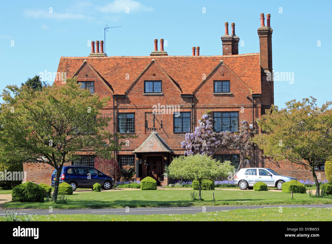 Cottages autour du village green à envoyer Marsh près de Ripley, Surrey, Angleterre, Royaume-Uni Banque D'Images