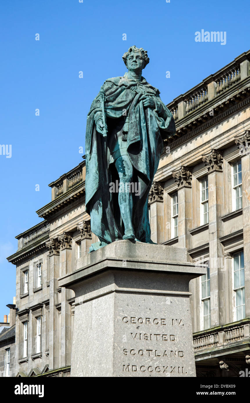 Statue du Roi George IV dans George Street, Édimbourg a été érigée pour commémorer la visite de George IV d'Écosse en 1822. Banque D'Images