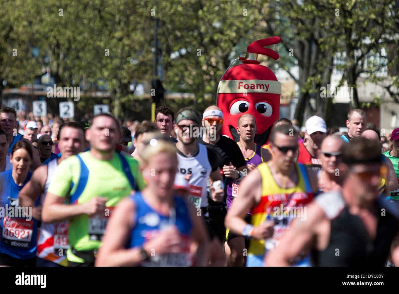 London, UK . 13 avr, 2014. 13 avril 2014. Virgin Money Marathon de Londres 2014, l'Autoroute, Londres, Royaume-Uni. Crédit : Simon Balson/Alamy Live News Banque D'Images