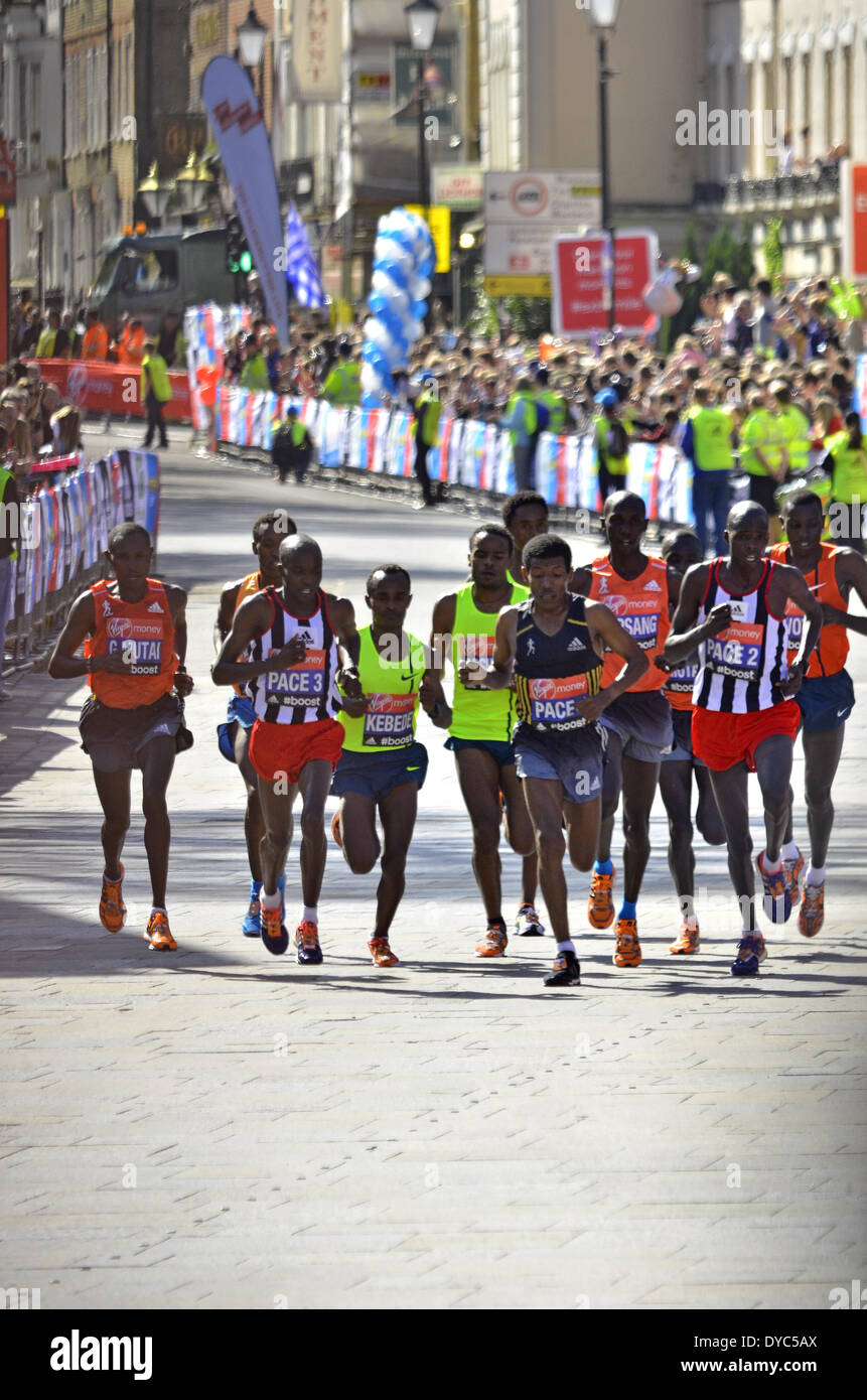 London, UK . 13 avr, 2014. Marathon de Londres 2014 vierge - Men's les coureurs d'Élite (Geoffrey Mutai, Tsegaye Kebede Tsegaye Mekonnen,, Wilson Kipsang) Credit : Marcin Libera/Alamy Live News Banque D'Images