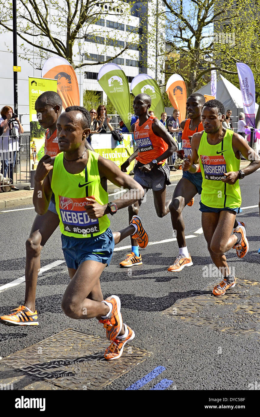 London, UK . 13 avr, 2014. Marathon de Londres 2014 vierge - Men's les coureurs d'Élite (Tsegaye Kebede, Wilson Kipsang, Stanley Biwott, Ayele Abshero). Credit : Marcin Libera/Alamy Live News Banque D'Images