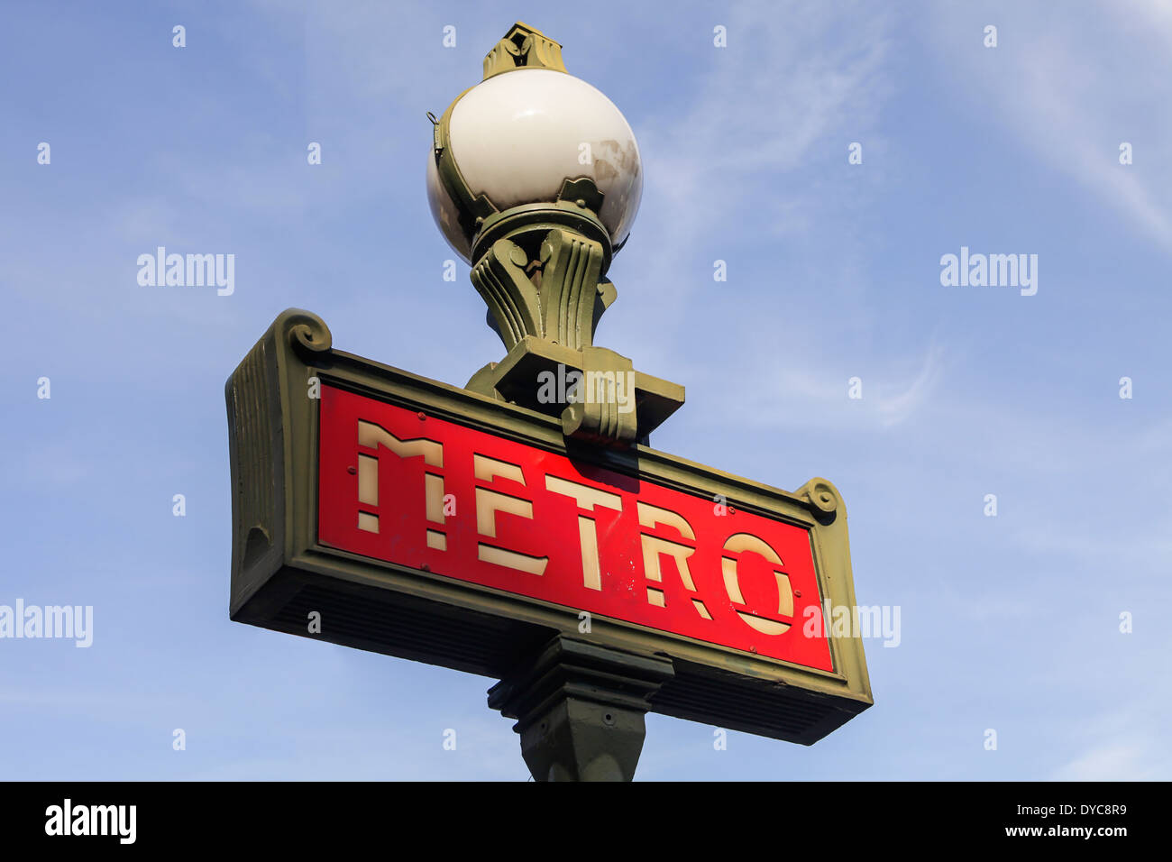 Retro Metro sign in Paris Banque D'Images