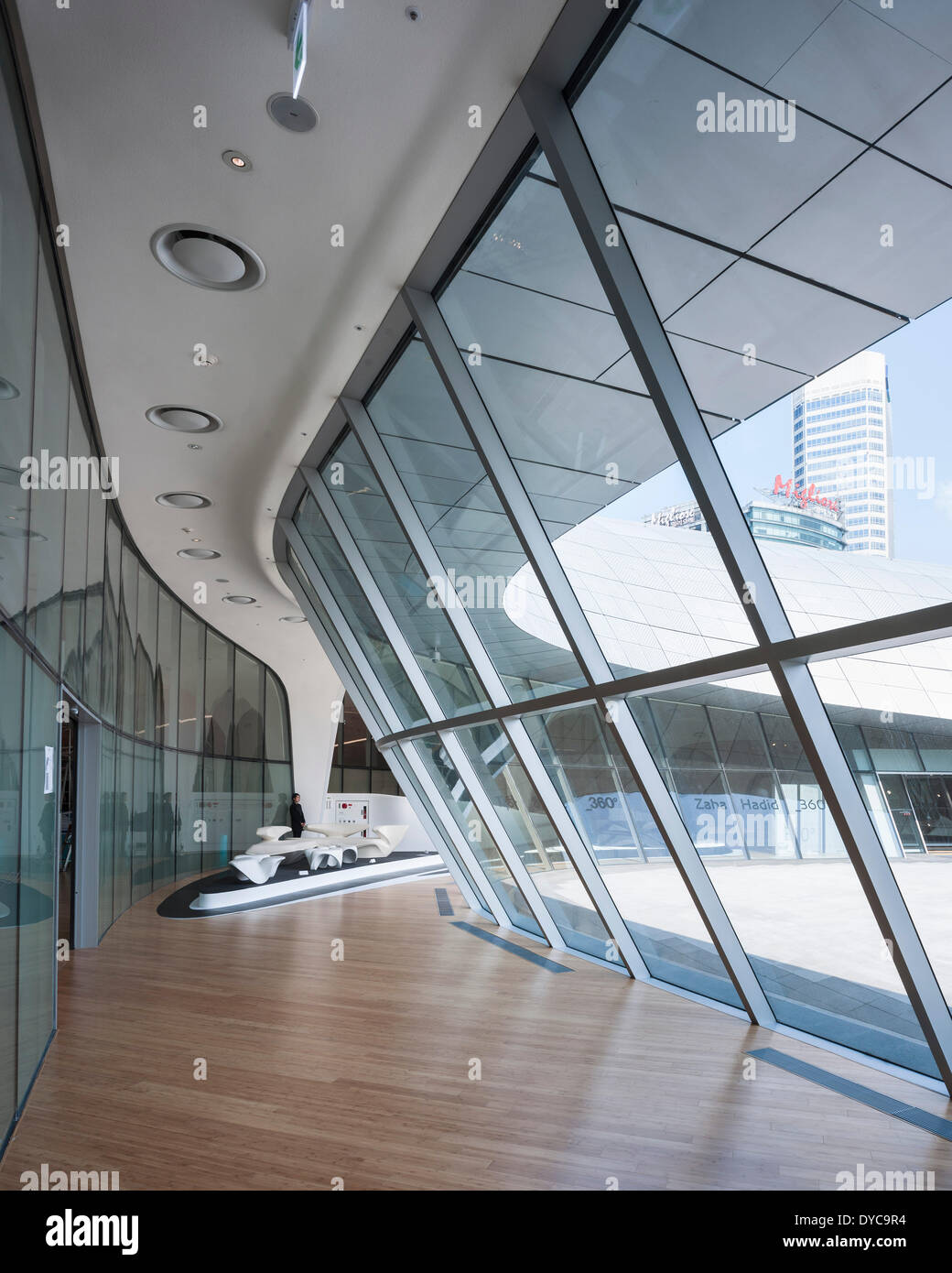 Conception Dongdaemun Plaza (DDP), Séoul, Corée du Sud. Architecte : Zaha Hadid Architects, 2014. Vue de l'intérieur Design Museum, Zaha Banque D'Images