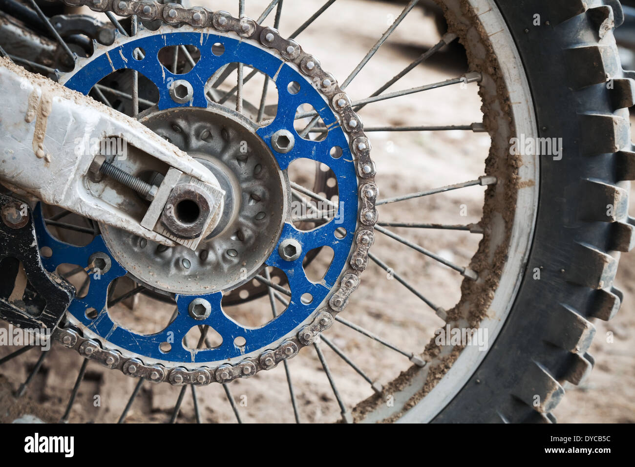 Close up fragment de roue de vélo motocross sport Banque D'Images
