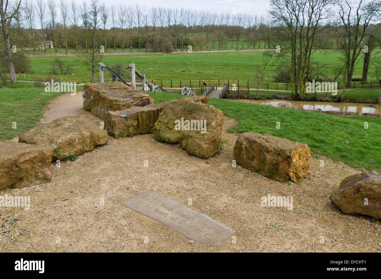 Bury, Montage, Towcester Northamptonshire ; les vestiges d'une motte de terre et bailey fortification. Banque D'Images