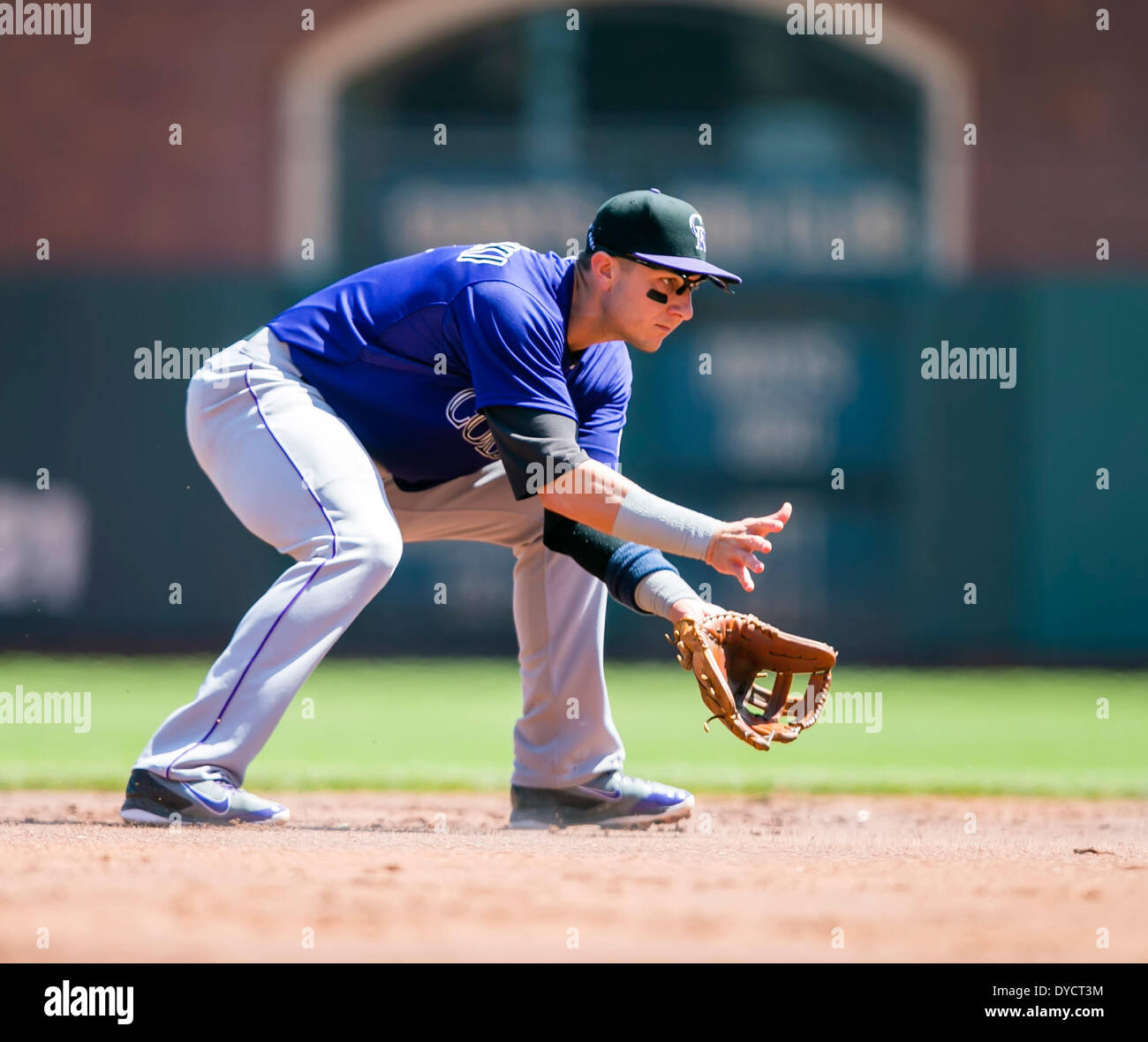 20 avril 2013 : Colorado Rockies shortstop Troy Tulowitzki (2) en action au cours de la MLB baseball match entre les Rockies du Colorado et les Giants de San Francisco à AT&T Park à San Francisco CA. Les géants vaincus les Rocheuses 5-4. Damon Tarver/Cal Sport Media Banque D'Images