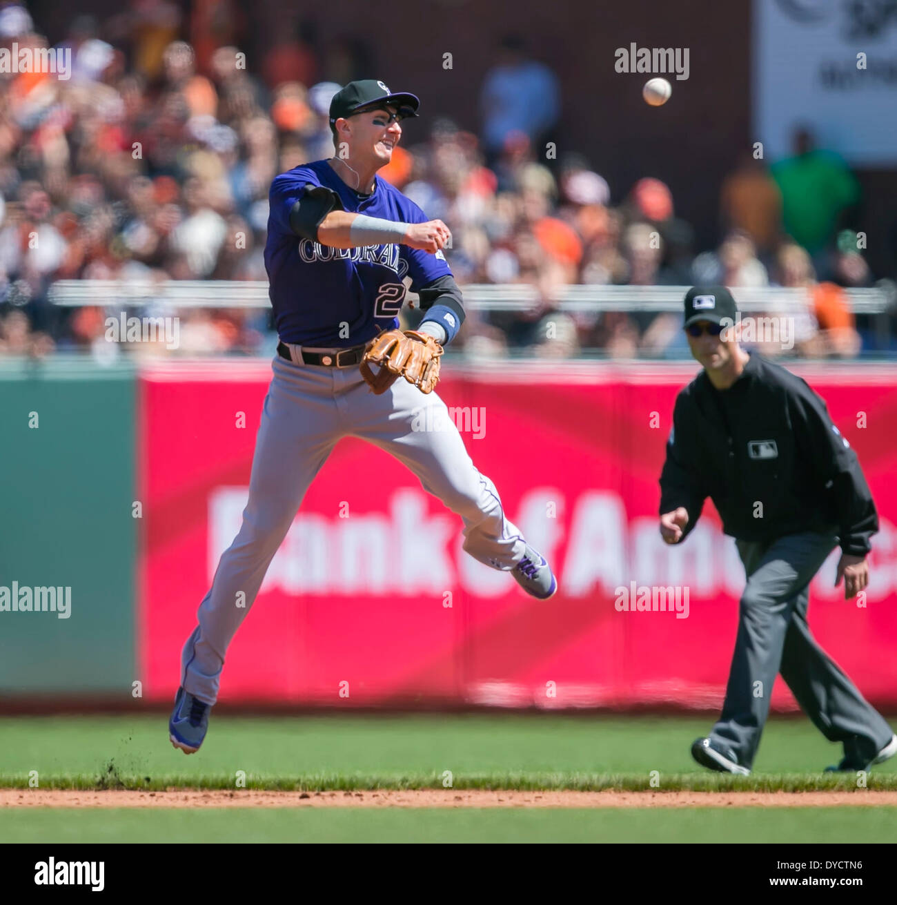20 avril 2013 : Colorado Rockies shortstop Troy Tulowitzki (2) en action au cours de la MLB baseball match entre les Rockies du Colorado et les Giants de San Francisco à AT&T Park à San Francisco CA. Les géants vaincus les Rocheuses 5-4. Damon Tarver/Cal Sport Media Banque D'Images