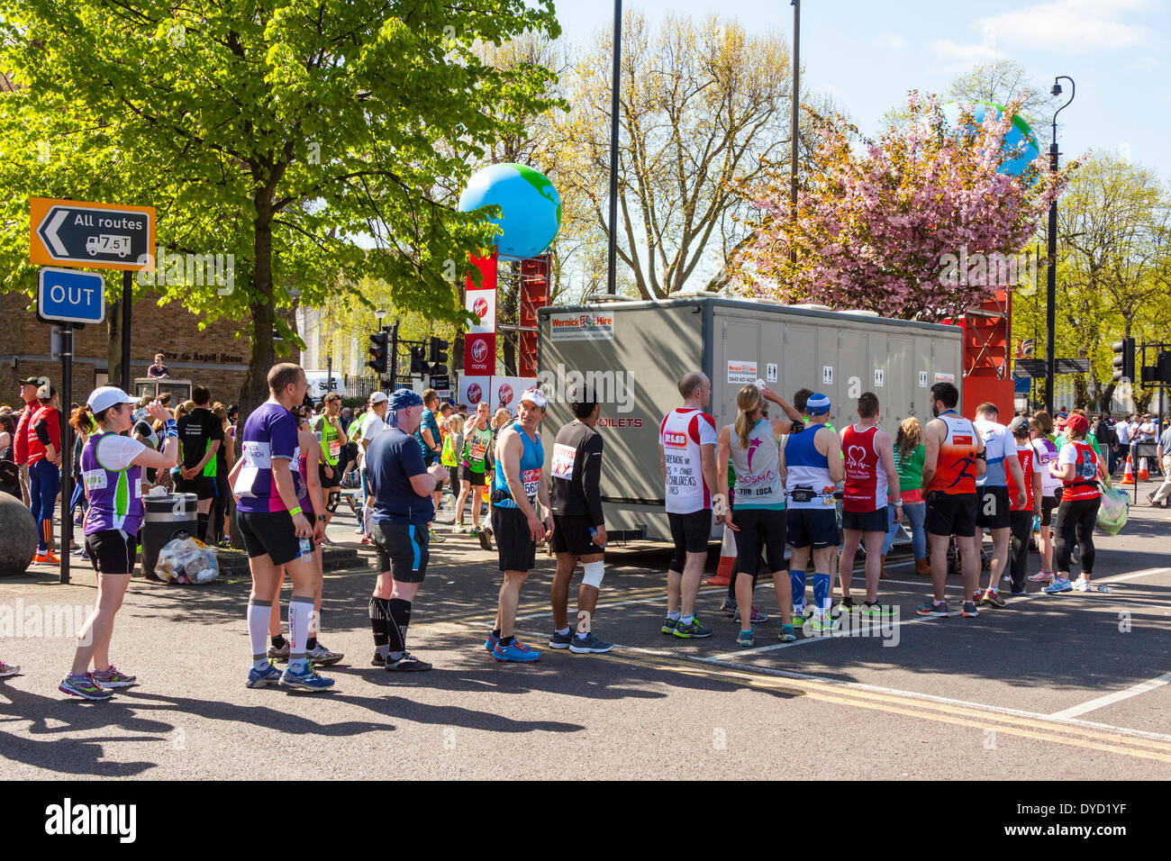 Toilet break london marathon Banque de photographies et d'images à haute  résolution - Alamy