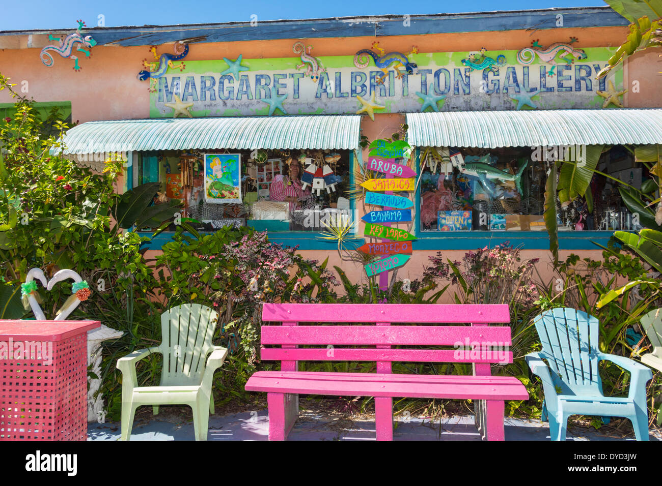 Port de Floride Charlotte Harbor,Placida,marché d'art,panneau,logo,Marg,Road,aret Albritton Gallery,extérieur,banc,coloré,shopping shopper shoppers shop sho Banque D'Images