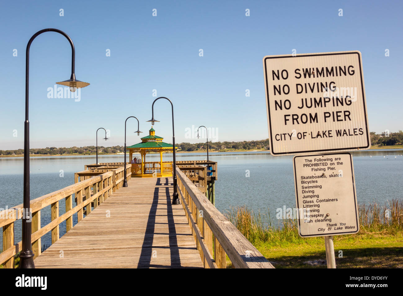 Lac de Galles Floride, lac Wailes, parc, jetée, belvédère, panneau, logo, règles, eau, visiteurs voyage touristique visite touristique sites touristiques, culture culturelle culturelle culturelle Banque D'Images