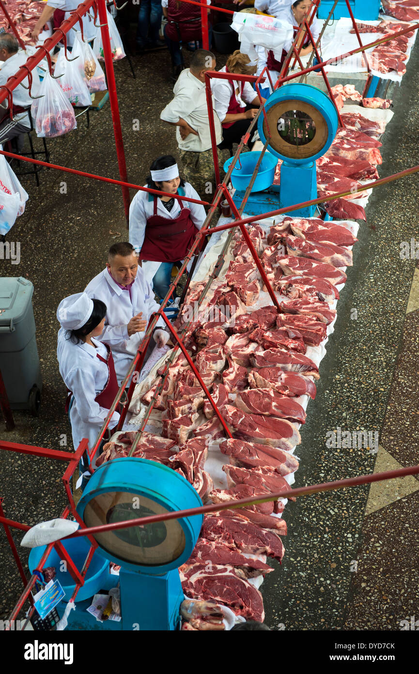 Au marché de la viande du marché vert, Zelyoni Bazar, Almaty, Kazakhstan Banque D'Images