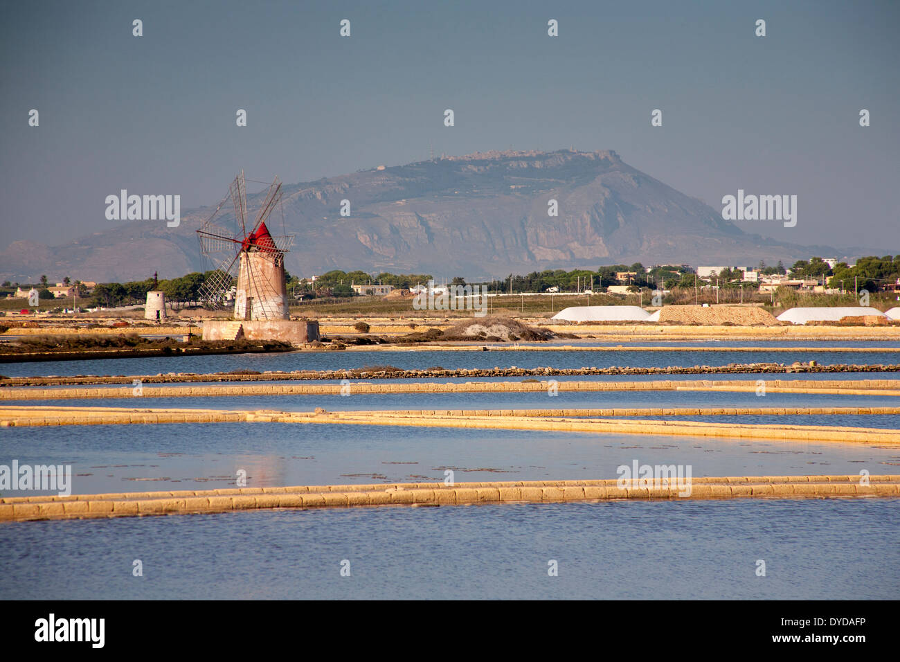 Le sel de Trapani, Sicile Appartements Banque D'Images