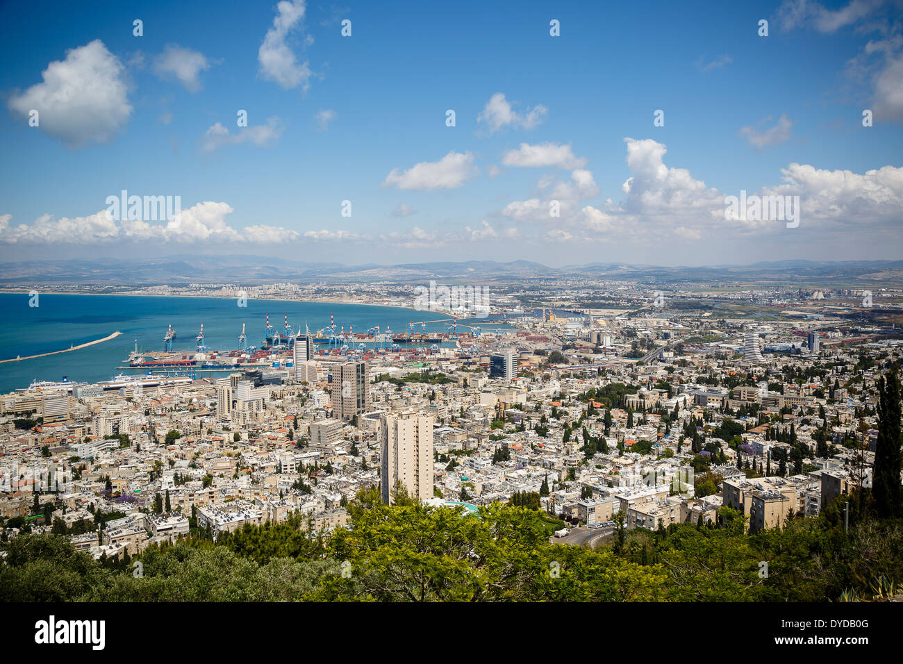 Vue sur la ville et le port, Haïfa, Israël. Banque D'Images