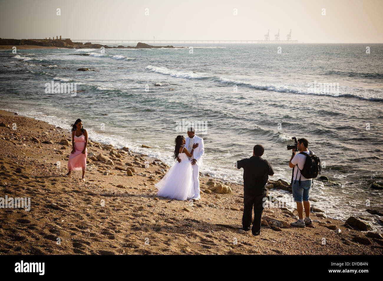 Couple photos de mariage à l'ancienne ville de Césarée, en Israël. Banque D'Images