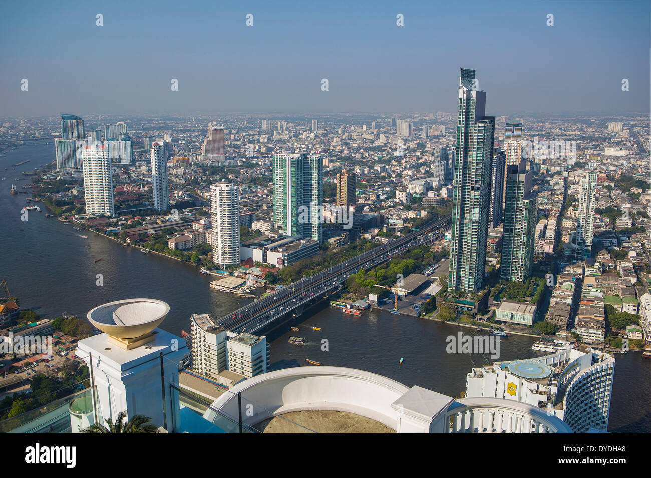 La Thaïlande, Asie, Bangkok, Saphan Taksin, architecture, ville, coloré, haut, panorama, rivière, Skyline, touristique, voyage Banque D'Images