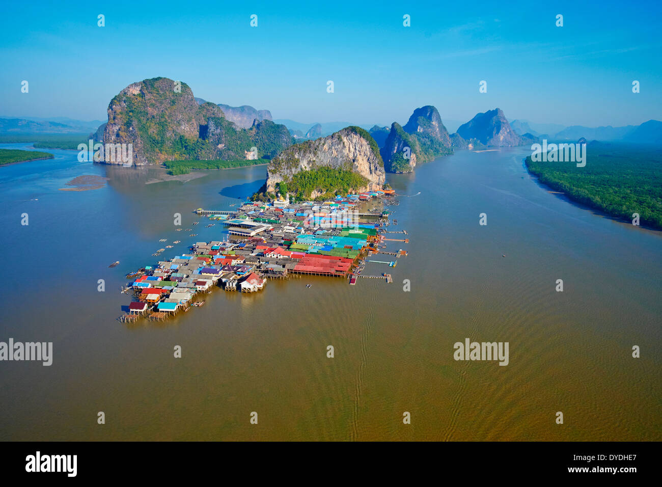 La Thaïlande, Phang Nga Bay, flotting fisher village de Ko Panyee Banque D'Images