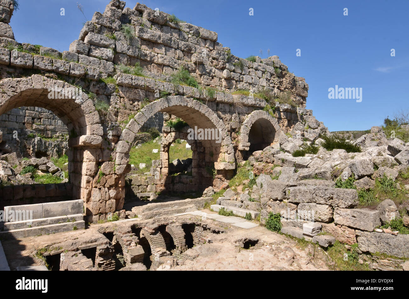 L'architecture grecque Grèce Europe Grèce antique en pierre de l'Europe la Turquie méditerranéenne classique perge ruines demeure, temple Banque D'Images