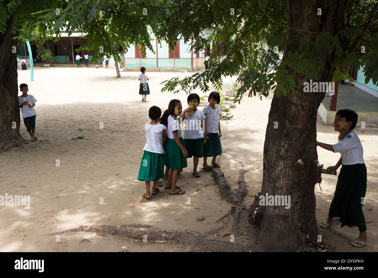 Les enfants de l'école la Birmanie Banque D'Images