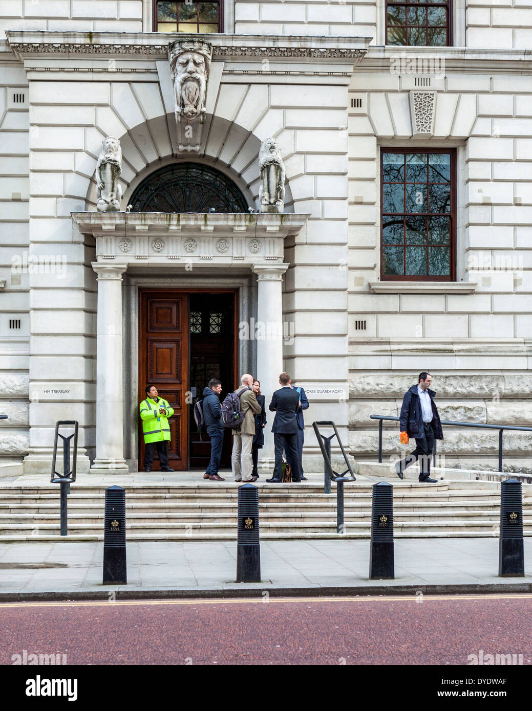 HM Treasury, Trésor de Sa Majesté - l'économie et des finances du gouvernement britannique dans la région de Horse Guards Road, Londres, UK Banque D'Images