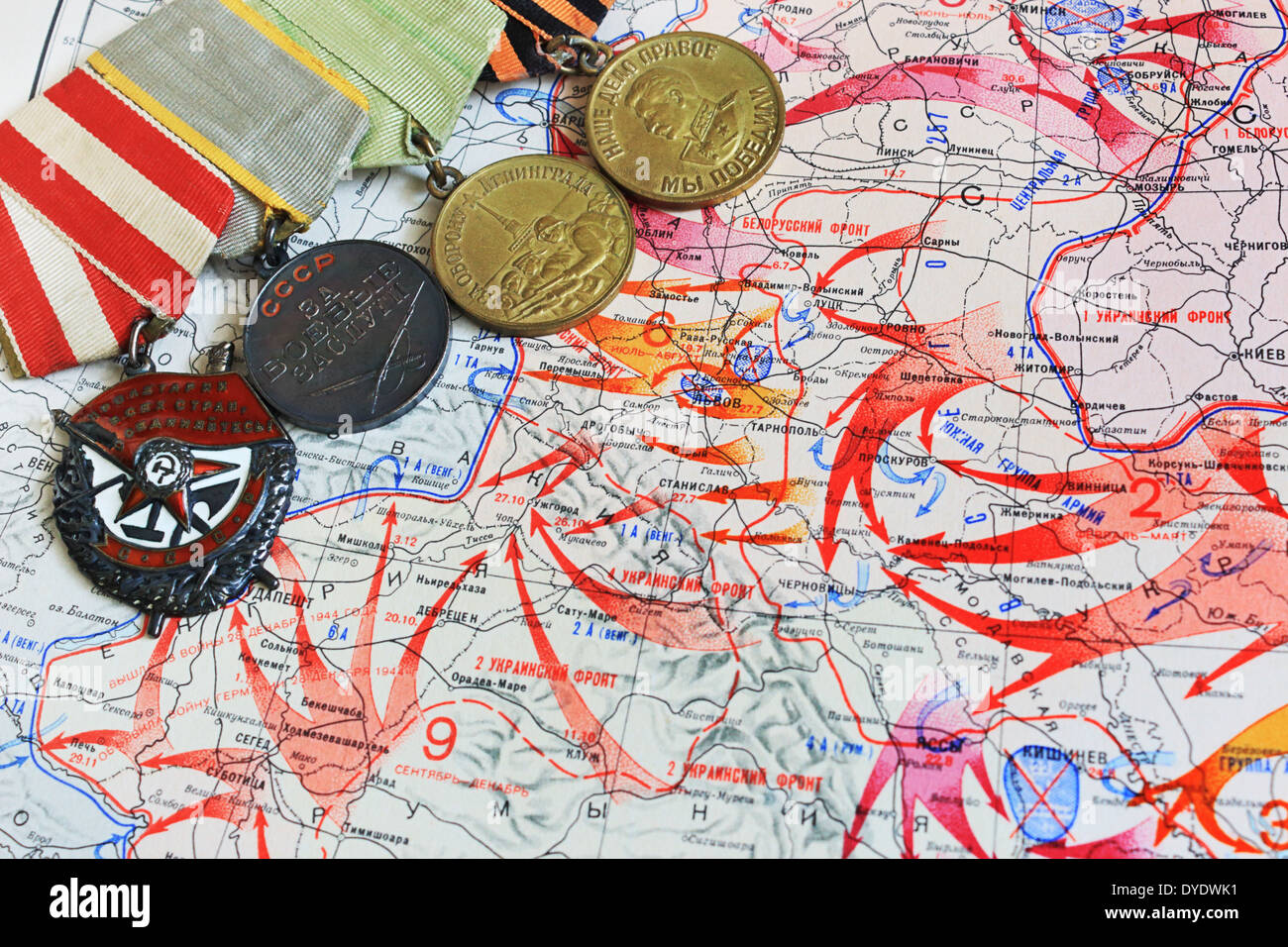 Médailles soviétique de la Seconde Guerre mondiale, sur une carte de la bataille de la paix Banque D'Images