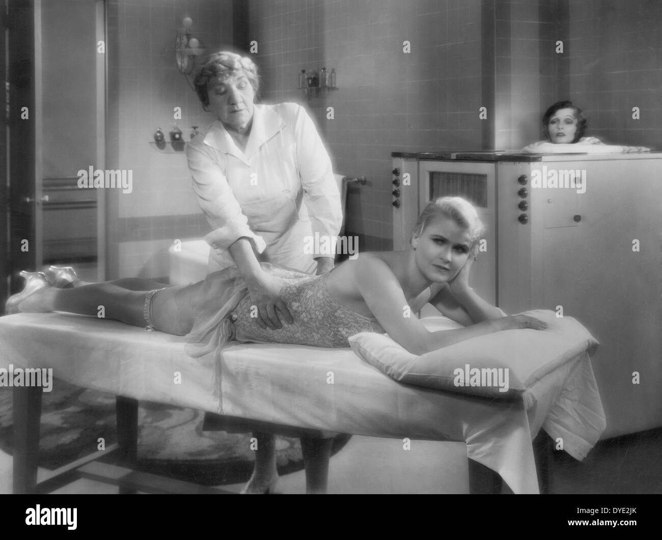 Louise Carver, Corinne Griffith & Vivien Oakland, sur-ensemble du film, 'au travail', 1930 Banque D'Images