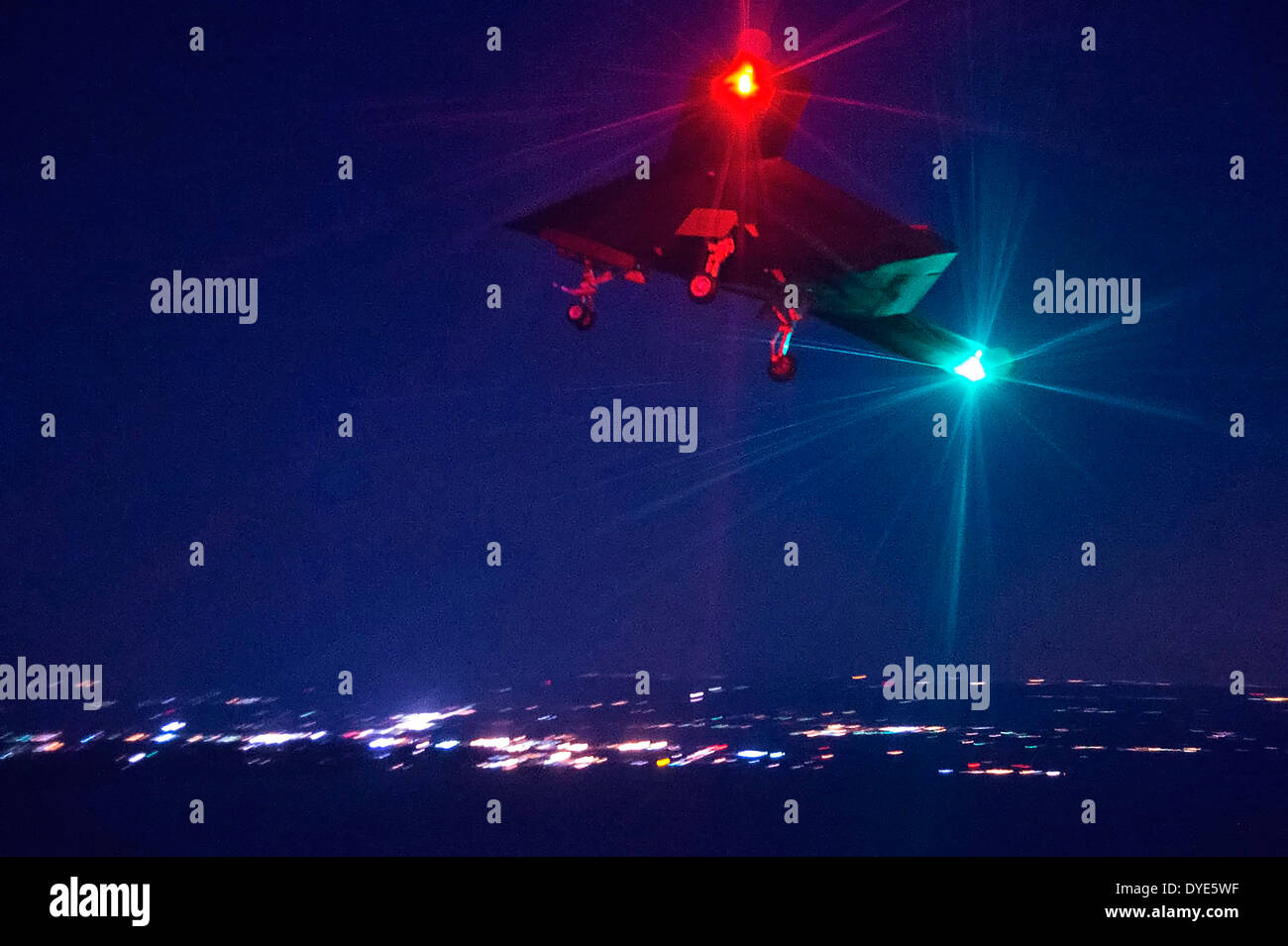 Drone night Banque de photographies et d'images à haute résolution - Alamy